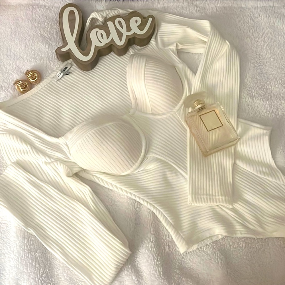 FASHION NOVA PAULINE LONG SLEEVE BODYSUIT SWEETHEART NECKLINE IN IVORY COLOR💕XS